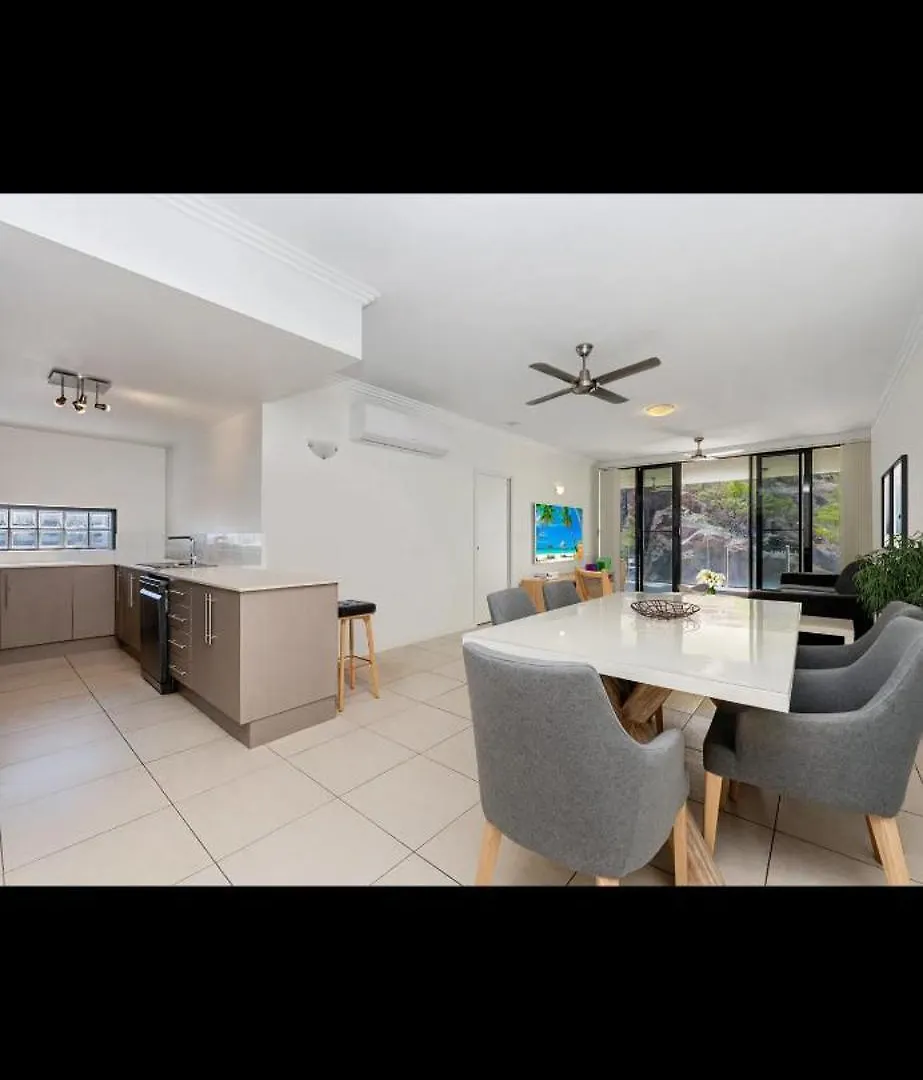 5 Minute Walk To The Stadium!! Taylord Holiday Homes And Apartments Townsville
